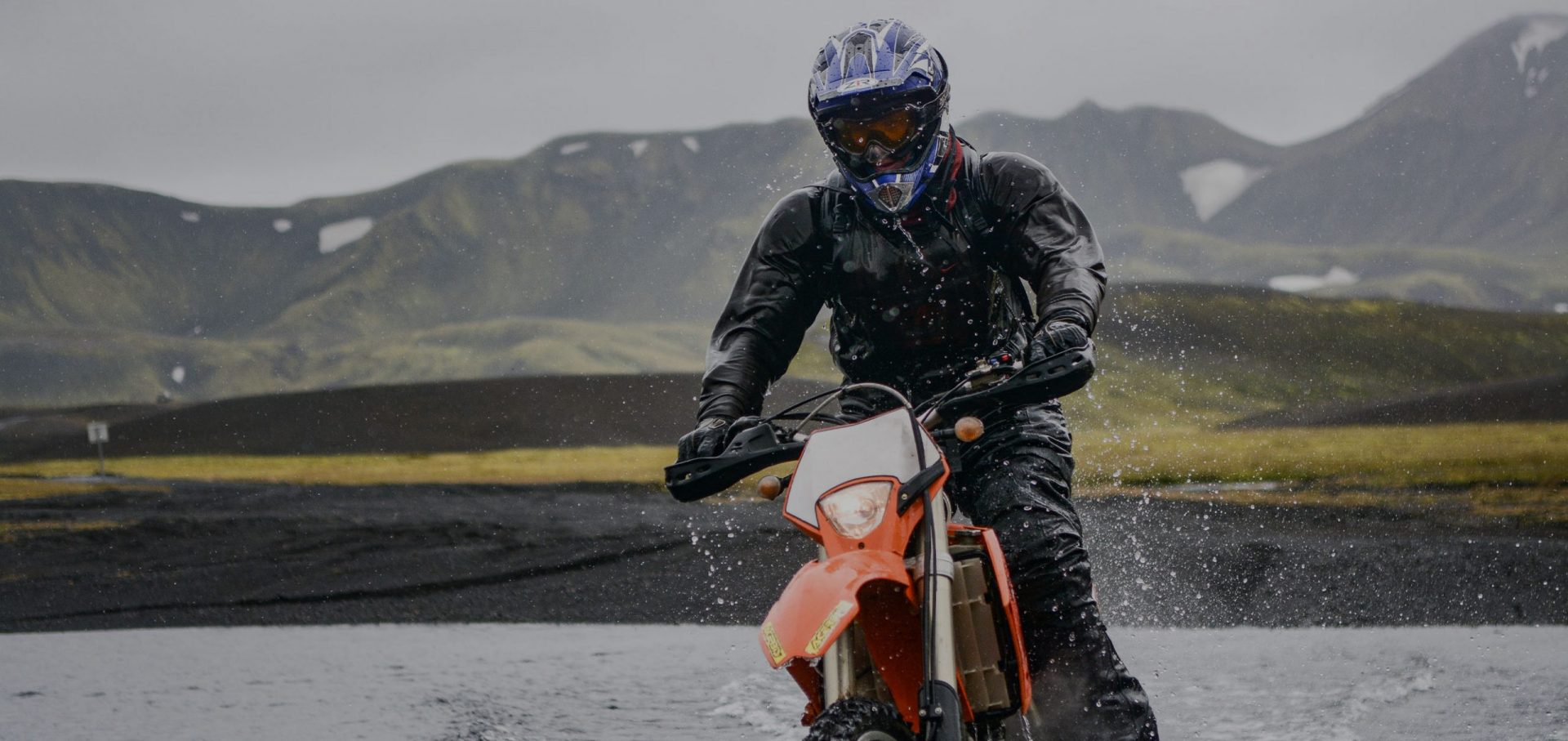 Comment bien s'équiper pour rouler à moto en hiver ? - Liberty Rider